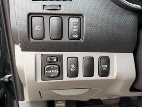 Used 2012 Toyota Tacoma 4x4 Double Cab w/ TRD Sport Upgrade Pkg image 9