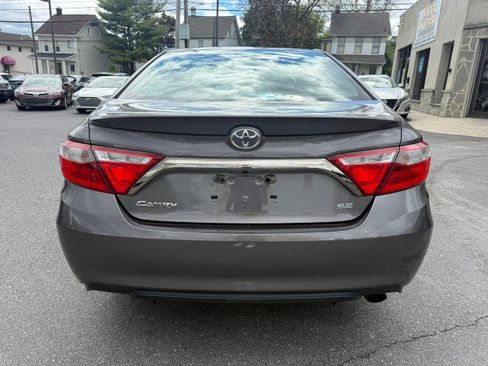 Used 2016 Toyota Camry SE FWD image 11
