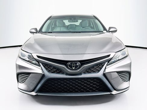 Used 2019 Toyota Camry SE w/ Convenience Package image 2