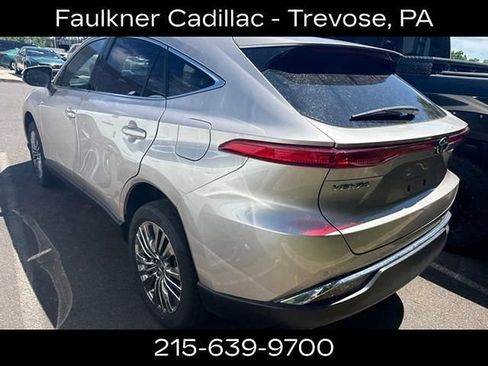 Used 2024 Toyota Venza XLE AWD/4WD image 5