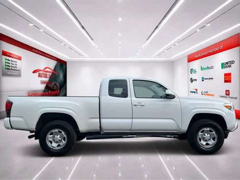 Used 2021 Toyota Tacoma SR image 9