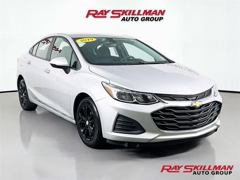 Used 2019 Chevrolet Cruze LS w/ LS Convenience Package FWD image 1