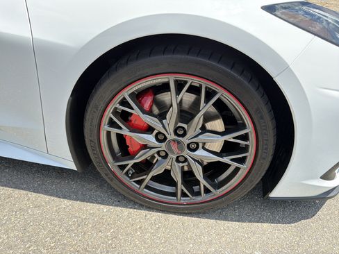 Used 2023 Chevrolet Corvette Stingray Premium Conv w/ Z51 Performance Package RWD image 12