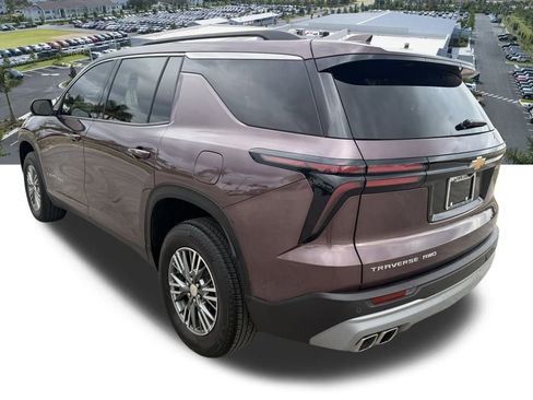 Used 2024 Chevrolet Traverse LT image 7