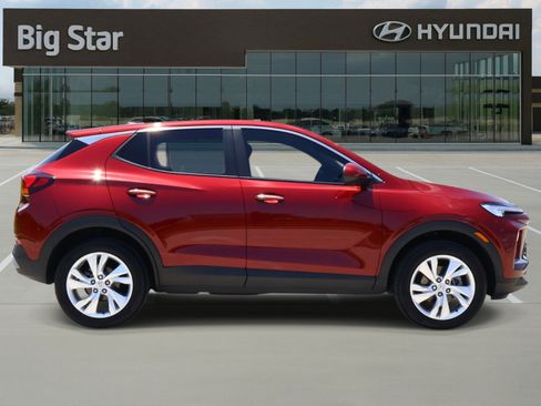 Used 2024 Buick Encore GX Preferred AWD/4WD image 5