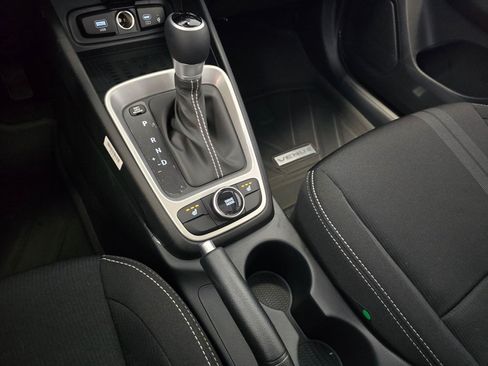 New 2026 Hyundai Venue SEL FWD image 31