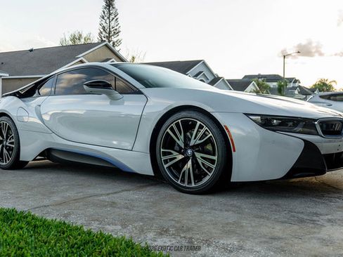 Used 2016 BMW i8 image 12