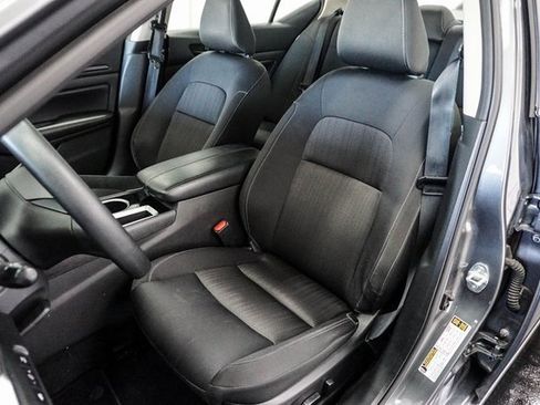 Used 2024 Nissan Altima 2.5 SV image 14