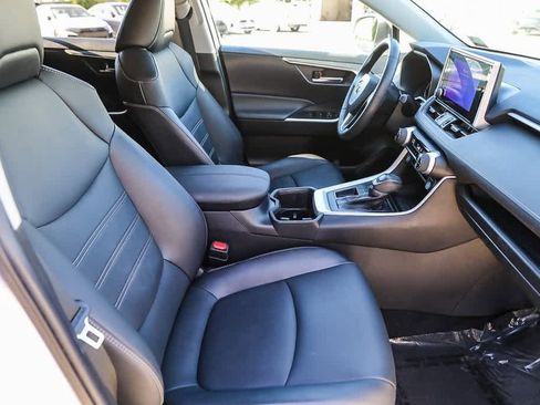 Used 2023 Toyota RAV4 XLE Premium image 15