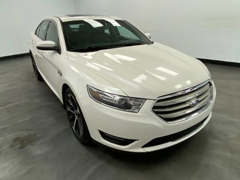 Used 2015 Ford Taurus SEL w/ Equipment Group 201A image 8