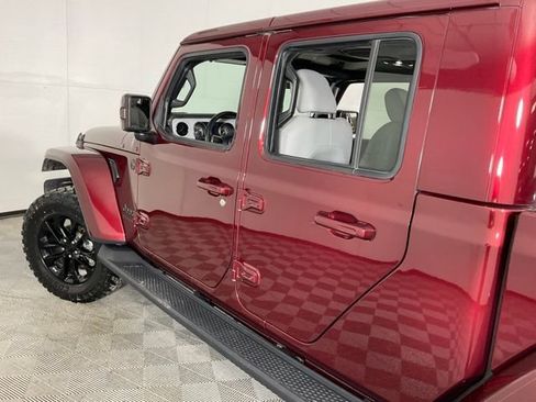Used 2021 Jeep Gladiator Overland image 37