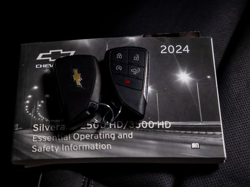 Used 2024 Chevrolet Silverado 2500 LTZ w/ LTZ Plus Package image 33