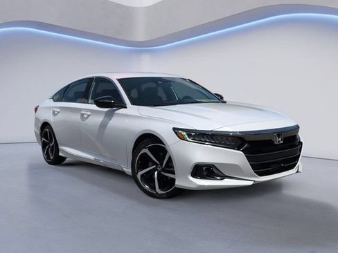 Used 2022 Honda Accord Sport image 2