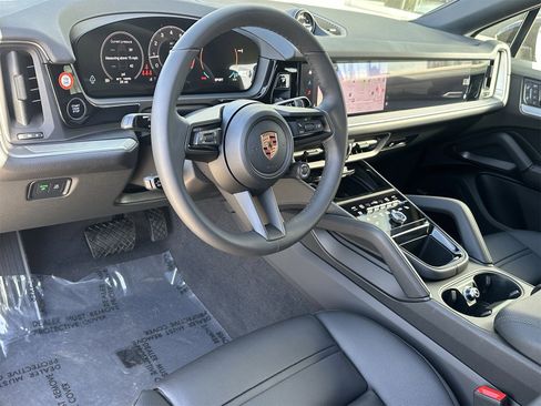 New 2026 Porsche Cayenne Coupe image 4