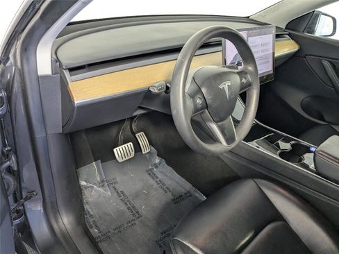 Used 2020 Tesla Model Y Long Range image 11