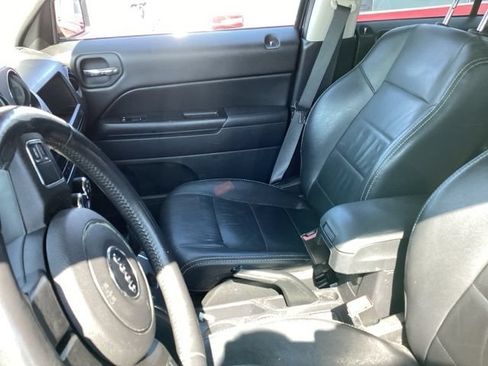 Used 2016 Jeep Patriot High Altitude FWD image 14