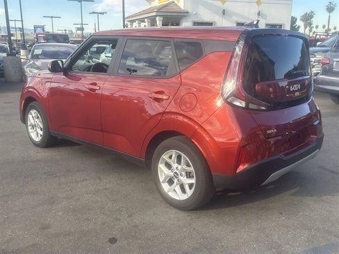Used 2024 Kia Soul LX w/ Option Group 015 FWD image 4