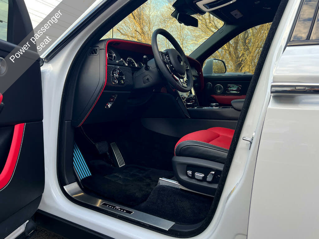 Used 2022 Rolls-Royce Cullinan Black Badge AWD/4WD image 41