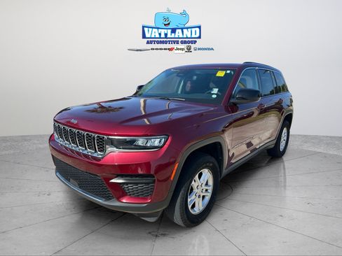 Certified 2023 Jeep Grand Cherokee Laredo AWD/4WD image 1