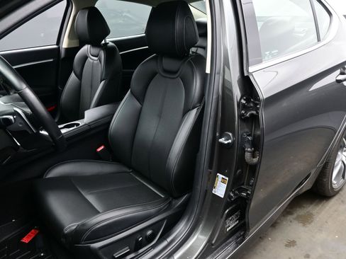 Certified 2023 Genesis G70 2.0T image 12