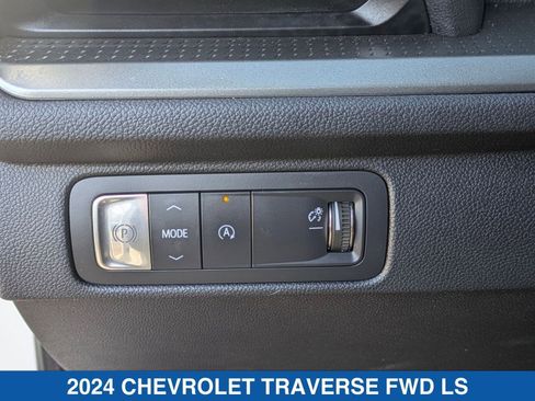 Used 2024 Chevrolet Traverse LS image 19