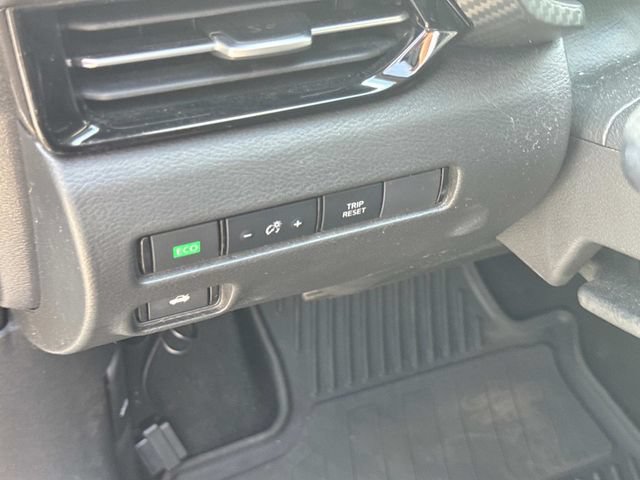 Used 2023 Nissan Sentra SR w/ Midnight Edition Package FWD image 25