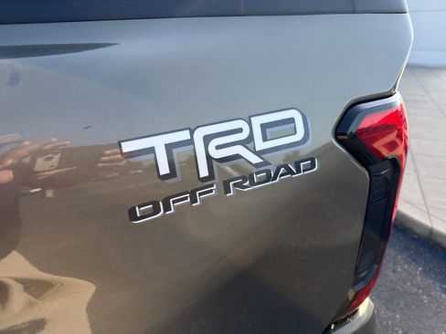 Used 2025 Toyota Tacoma TRD Off-Road w/ TRD Off Road Upgrade Package AWD/4WD image 15