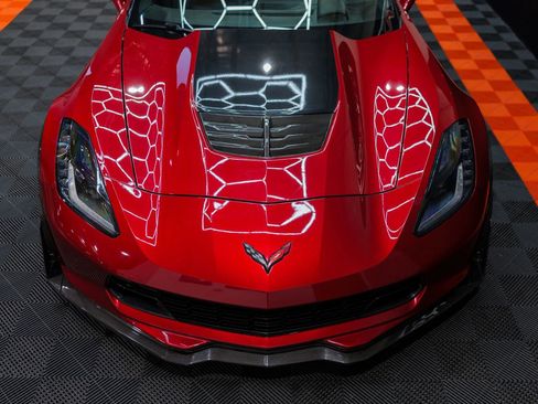 Used 2015 Chevrolet Corvette Z06 w/ 3LZ Preferred Equipment Group RWD image 12