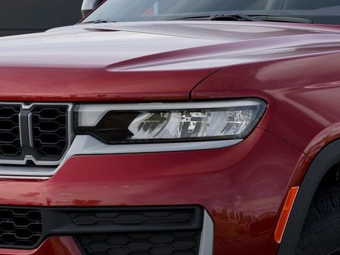 New 2026 Jeep Grand Cherokee Altitude image 10