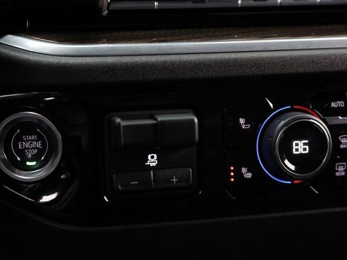 Used 2025 Chevrolet Silverado 2500 LT image 27