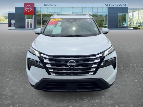 Certified 2025 Nissan Rogue SV w/ SV Premium Package FWD image 2