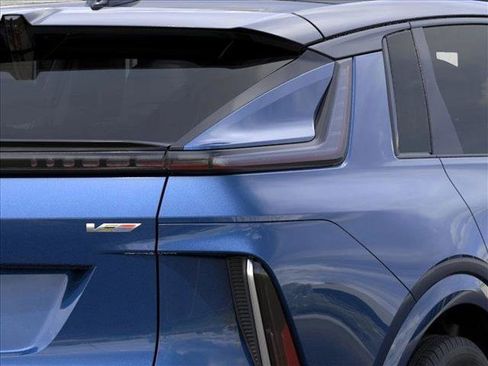 New 2026 Cadillac Lyriq V image 11