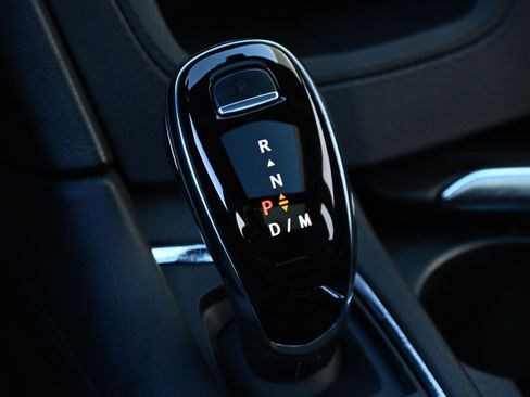 Used 2022 Cadillac XT5 Premium Luxury w/ LPO, ONYX Package image 21