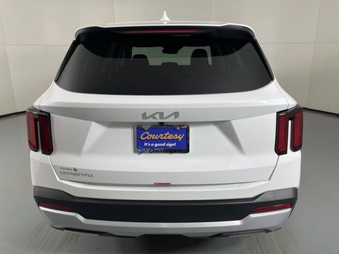 New 2026 Kia Sorento LX image 7