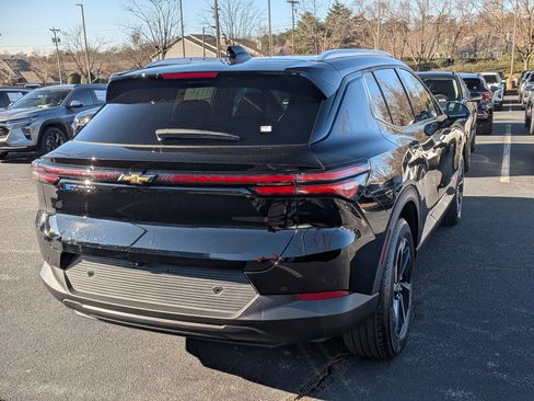 New 2026 Chevrolet Equinox EV LT image 8