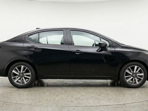 Used 2025 Nissan Versa SV image 11