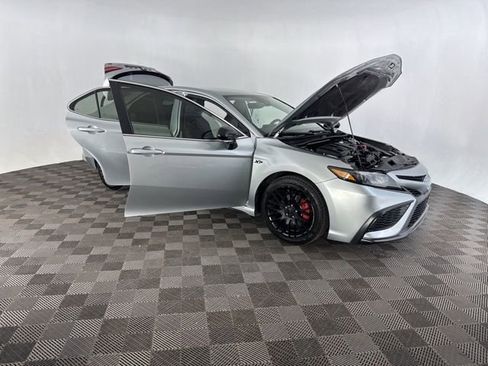 Used 2022 Toyota Camry SE image 12