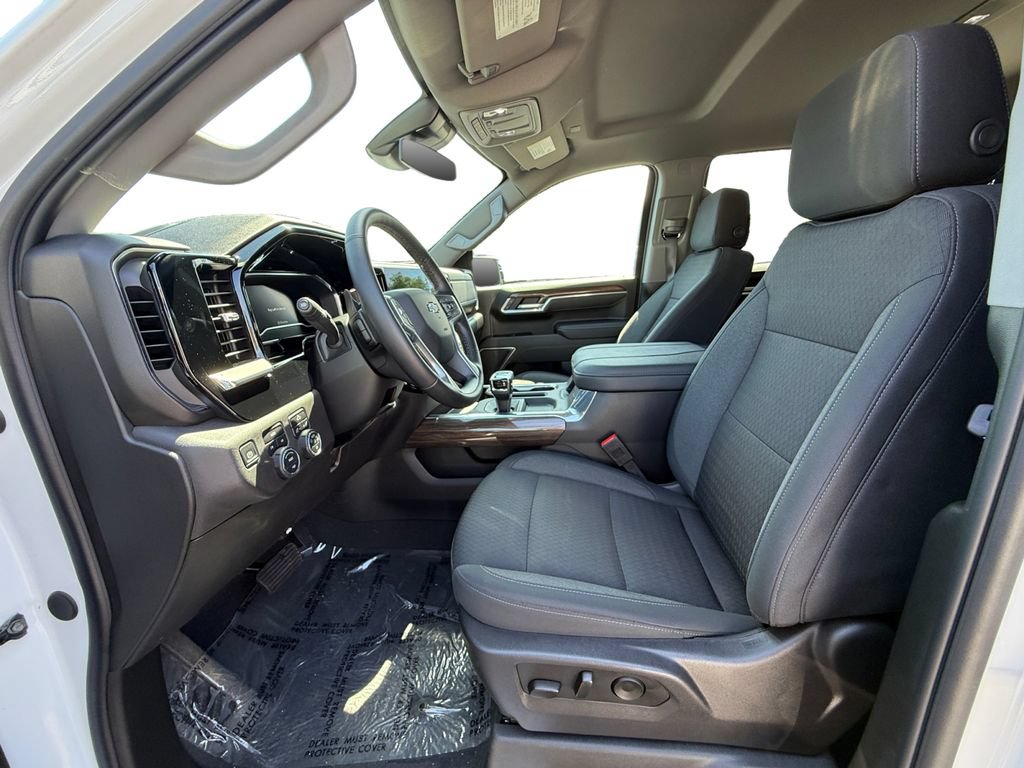Used 2025 Chevrolet Silverado 1500 RST AWD/4WD image 9