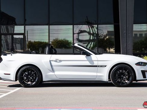 Used 2019 Ford Mustang GT Premium w/ Equipment Group 401A image 9