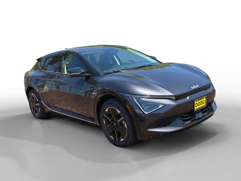 New 2026 Kia EV6 Wind RWD image 7