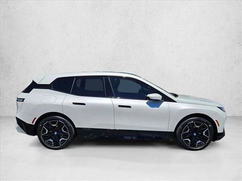 Used 2024 BMW iX xDrive50 w/ Sport Package AWD/4WD image 4