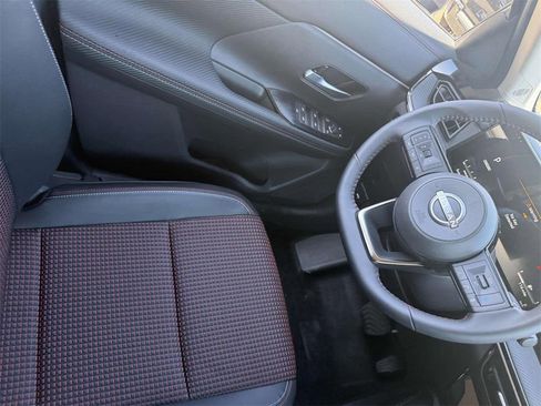 New 2025 Nissan Kicks SR image 24