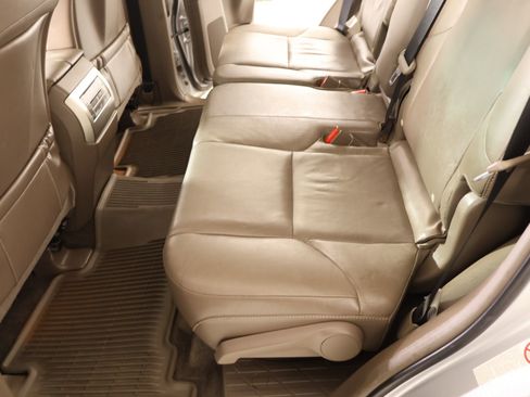 Used 2018 Lexus GX 460 Premium w/ Premium Package image 12