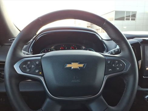 Used 2023 Chevrolet Traverse LT image 28
