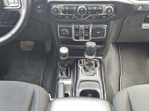 Used 2018 Jeep Wrangler Unlimited Sport S AWD/4WD image 18