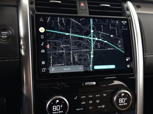 Used 2025 Land Rover Discovery Dynamic SE image 26