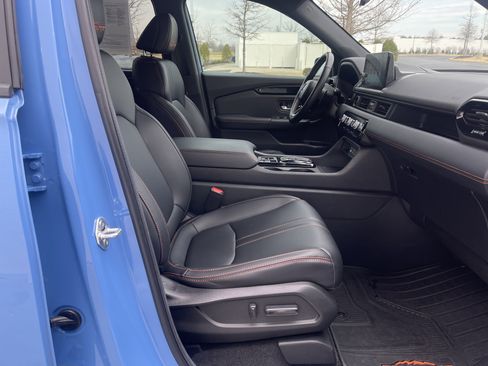 Certified 2024 Honda Pilot TrailSport image 31