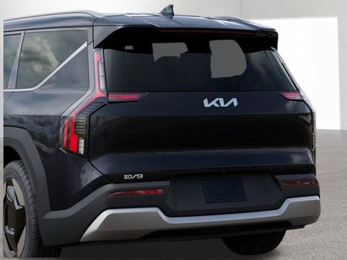New 2026 Kia EV9 Wind image 14