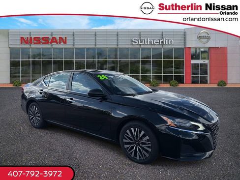 Certified 2024 Nissan Altima 2.5 SV image 1