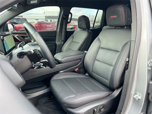 Used 2025 Chevrolet Traverse Z71 w/ Driver Confidence Package image 19